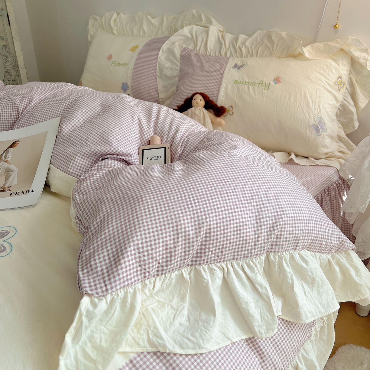 91家纺网 家纺一手货源 找家纺 轻奢坊 2025新款水洗棉拼接蕾丝花边四件套 蝶舞飞扬-紫格