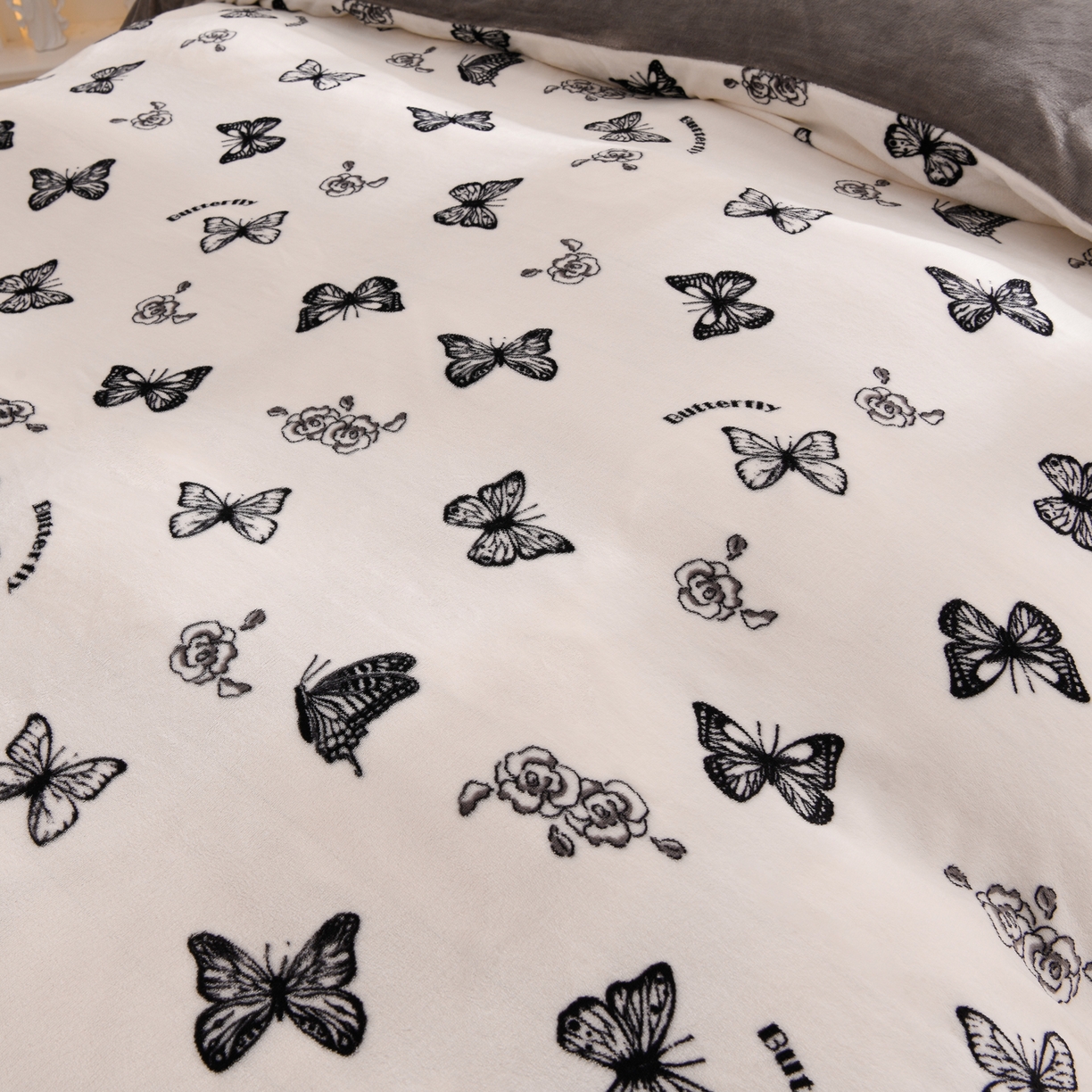 91家纺网 家纺一手货源 找家纺 紫月轩家纺 2025新款韩版牛奶绒花边款四件套 蝶舞