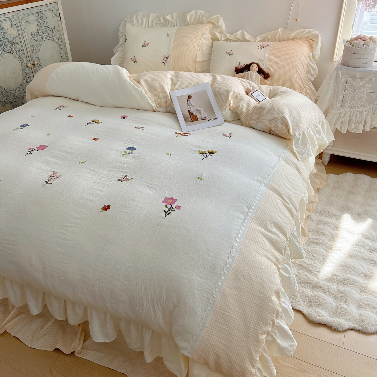 91家纺网 家纺一手货源 找家纺 轻奢坊 2025新款水洗棉拼接蕾丝花边四件套 田园碎花-黄格