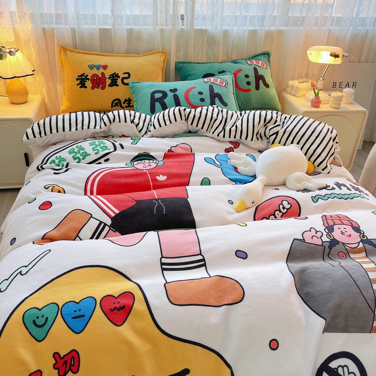 91家纺网 家纺一手货源 找家纺 炫拼家纺 2025新款大版数码印花卡通高克重牛奶绒四件套 向钱看