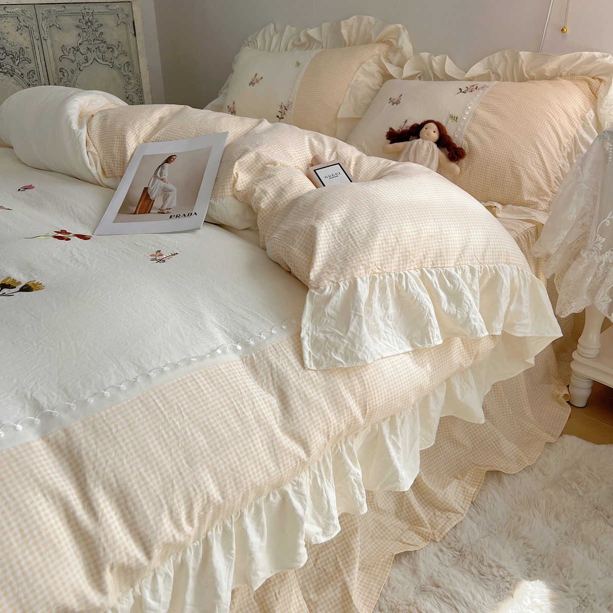 91家纺网 家纺一手货源 找家纺 轻奢坊 2025新款水洗棉拼接蕾丝花边四件套 田园碎花-黄格