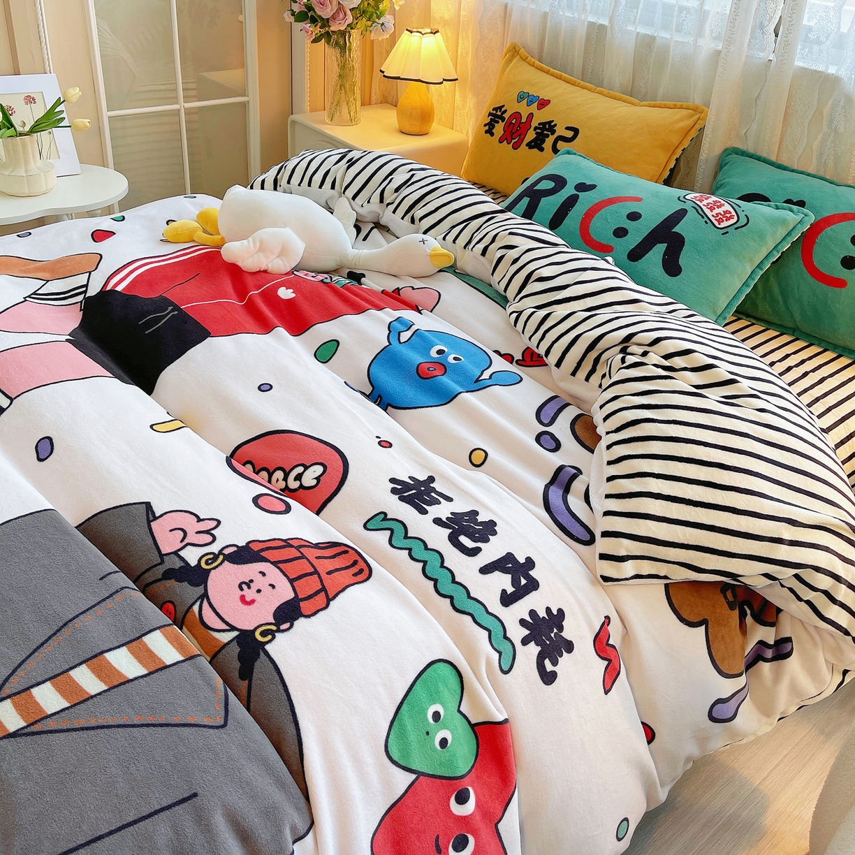 91家纺网 家纺一手货源 找家纺 炫拼家纺 2025新款大版数码印花卡通高克重牛奶绒四件套 向钱看