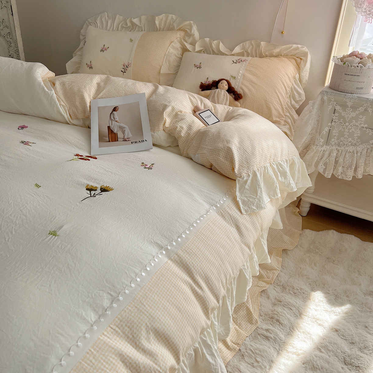 91家纺网 家纺一手货源 找家纺 轻奢坊 2025新款水洗棉拼接蕾丝花边四件套 田园碎花-黄格