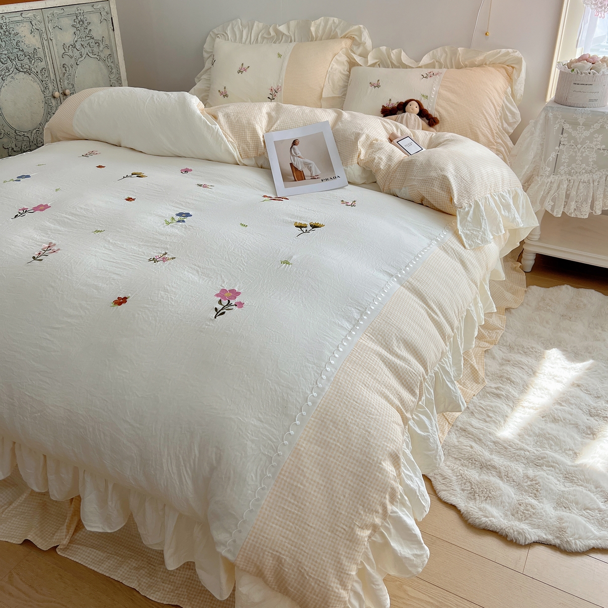 91家纺网 家纺一手货源 找家纺 轻奢坊 2025新款水洗棉拼接蕾丝花边四件套 田园碎花-黄格