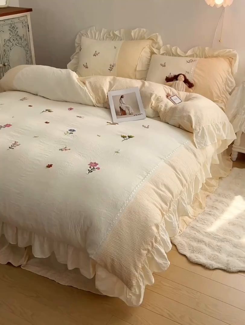 91家纺网 家纺一手货源 找家纺 轻奢坊 2025新款水洗棉拼接蕾丝花边四件套 田园碎花-黄格