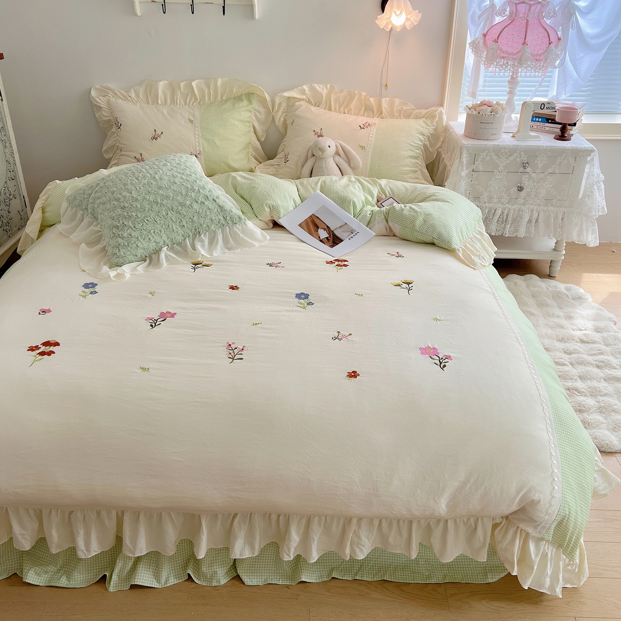 91家纺网 家纺一手货源 找家纺 轻奢坊 2025新款水洗棉拼接蕾丝花边四件套 田园碎花-绿格