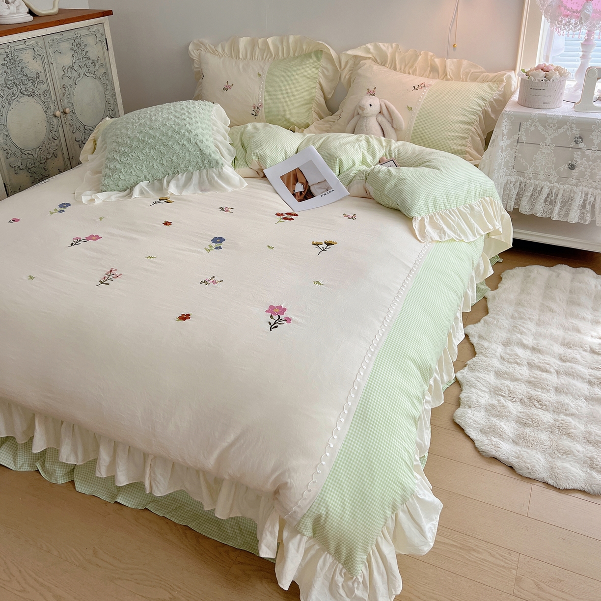 91家纺网 家纺一手货源 找家纺 轻奢坊 2025新款水洗棉拼接蕾丝花边四件套 田园碎花-绿格