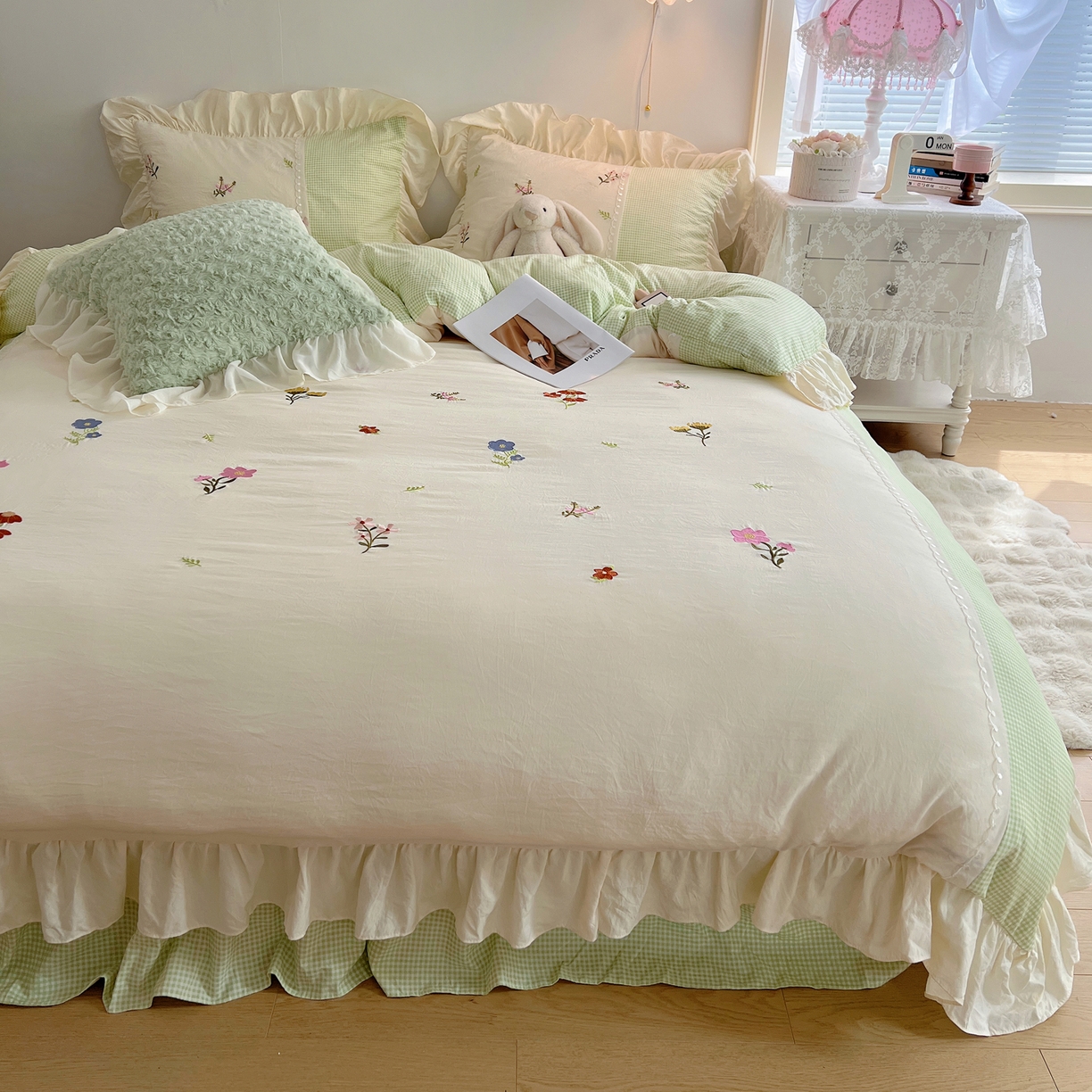 91家纺网 家纺一手货源 找家纺 轻奢坊 2025新款水洗棉拼接蕾丝花边四件套 田园碎花-绿格