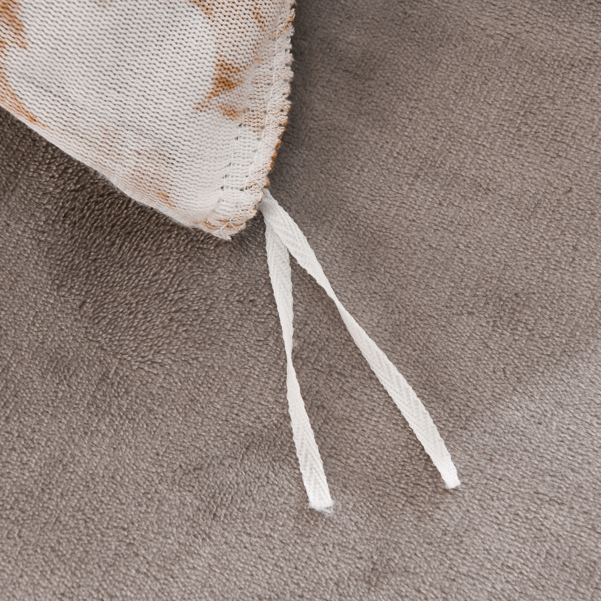 91家纺网 家纺一手货源 找家纺 紫月轩家纺 2025新款韩版牛奶绒花边款四件套 芳华