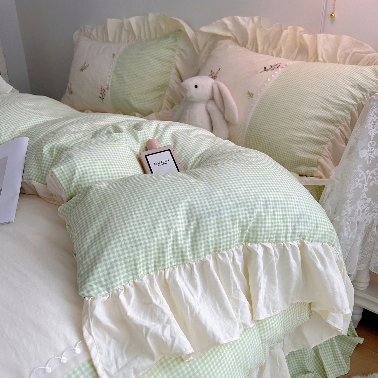 91家纺网 家纺一手货源 找家纺 轻奢坊 2025新款水洗棉拼接蕾丝花边四件套 田园碎花-绿格