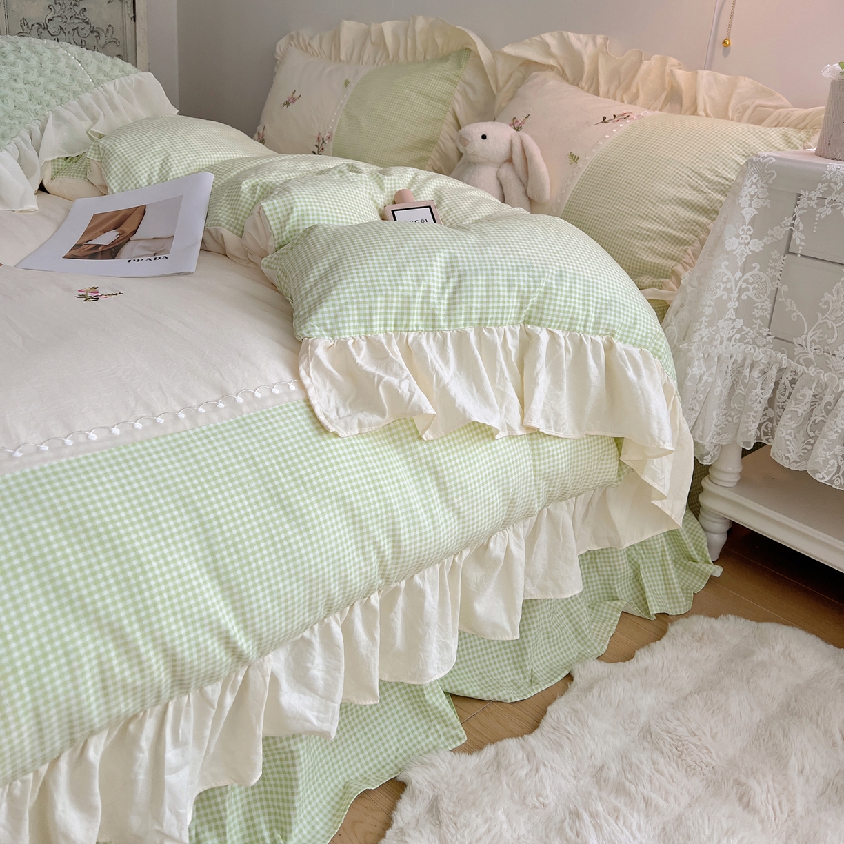 91家纺网 家纺一手货源 找家纺 轻奢坊 2025新款水洗棉拼接蕾丝花边四件套 田园碎花-绿格