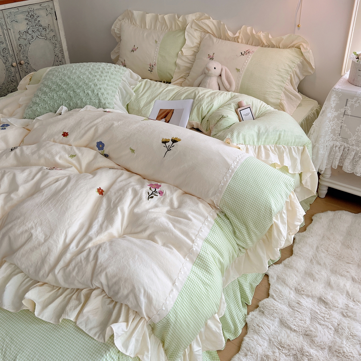 91家纺网 家纺一手货源 找家纺 轻奢坊 2025新款水洗棉拼接蕾丝花边四件套 田园碎花-绿格