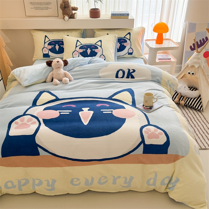 91家纺网 家纺一手货源 找家纺 潮邦创意家居 2025新款大版卡通牛奶绒四件套 大脸猫猫