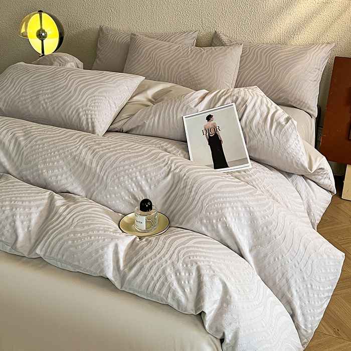 91家纺网 家纺一手货源 找家纺 莱茵家居 2025新款全棉提花贡缎磨毛四件套 杰斯-灰