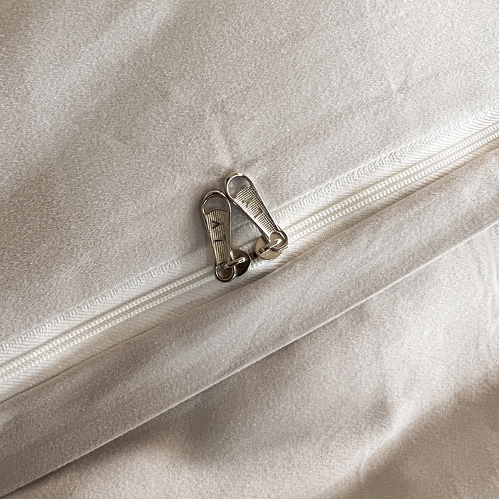 91家纺网 家纺一手货源 找家纺 莱茵家居 2025新款全棉提花贡缎磨毛四件套 杰斯-灰