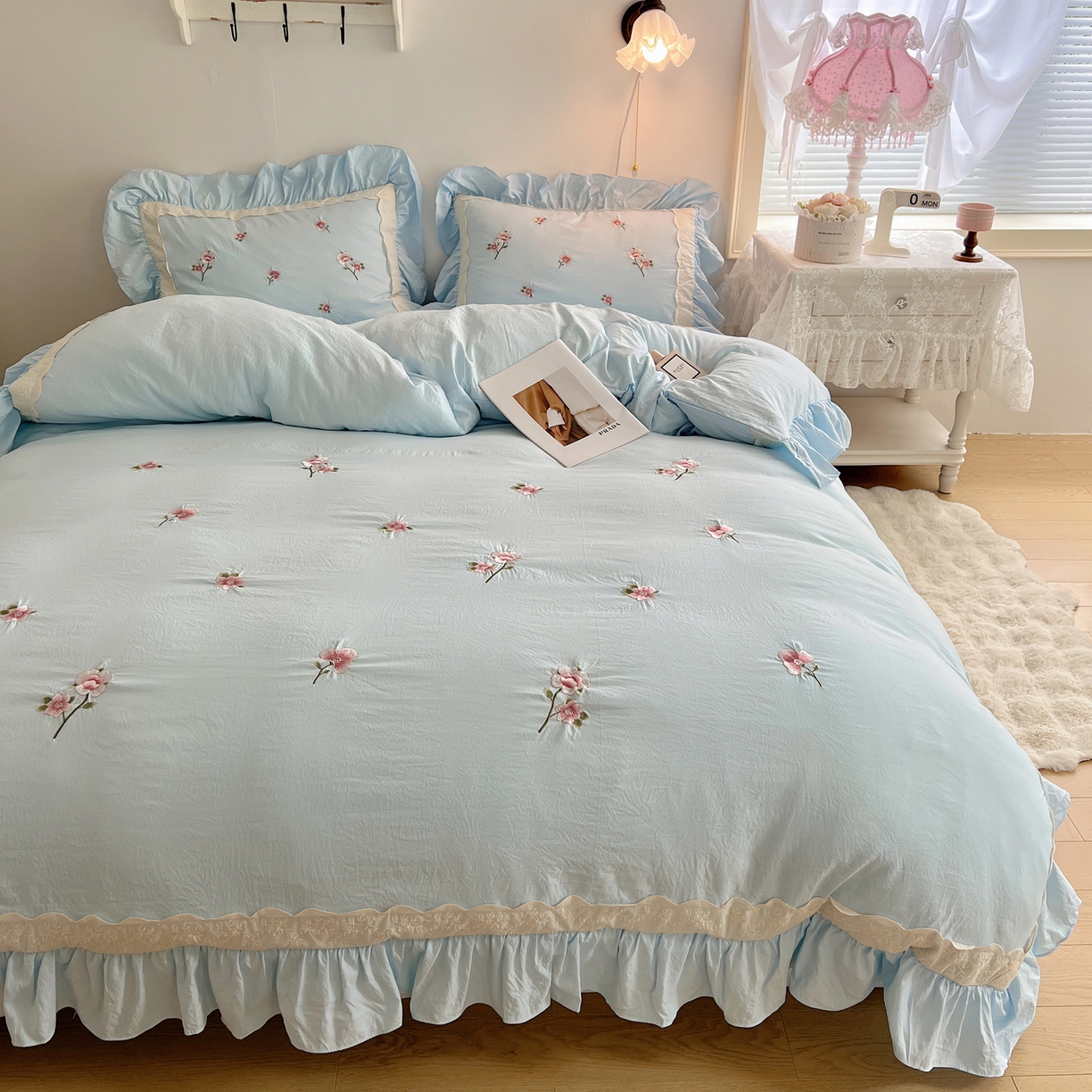 91家纺网 家纺一手货源 找家纺 （总）轻奢坊 2025新款水洗棉法式刺绣大花边四件套-芬芳玫瑰