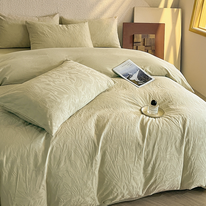 91家纺网 家纺一手货源 找家纺 莱茵家居 2025新款全棉提花贡缎磨毛四件套 秘境-绿