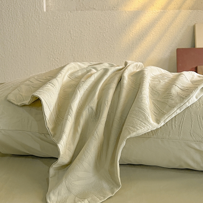 91家纺网 家纺一手货源 找家纺 莱茵家居 2025新款全棉提花贡缎磨毛四件套 秘境-绿