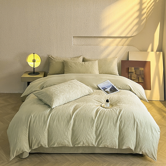 91家纺网 家纺一手货源 找家纺 莱茵家居 2025新款全棉提花贡缎磨毛四件套 秘境-绿