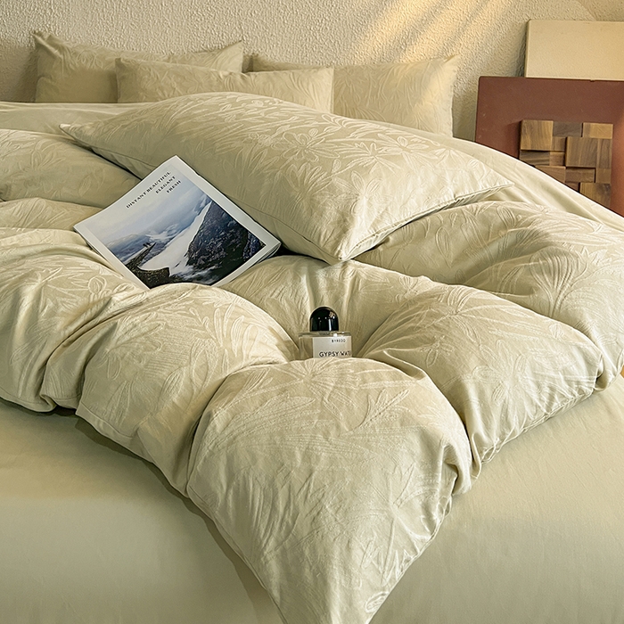 91家纺网 家纺一手货源 找家纺 莱茵家居 2025新款全棉提花贡缎磨毛四件套 秘境-绿