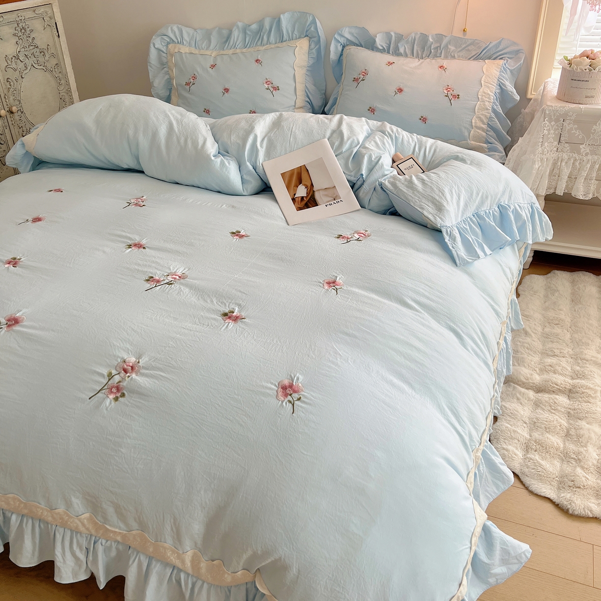 91家纺网 家纺一手货源 找家纺 （总）轻奢坊 2025新款水洗棉法式刺绣大花边四件套-芬芳玫瑰