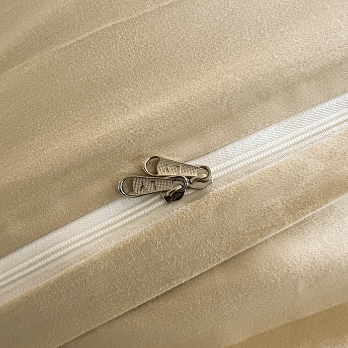 91家纺网 家纺一手货源 找家纺 莱茵家居 2025新款全棉提花贡缎磨毛四件套 秘境-奶咖