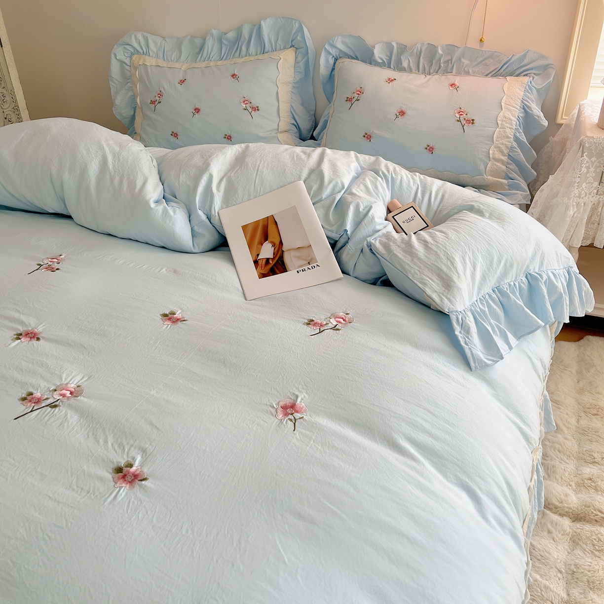 91家纺网 家纺一手货源 找家纺 （总）轻奢坊 2025新款水洗棉法式刺绣大花边四件套-芬芳玫瑰