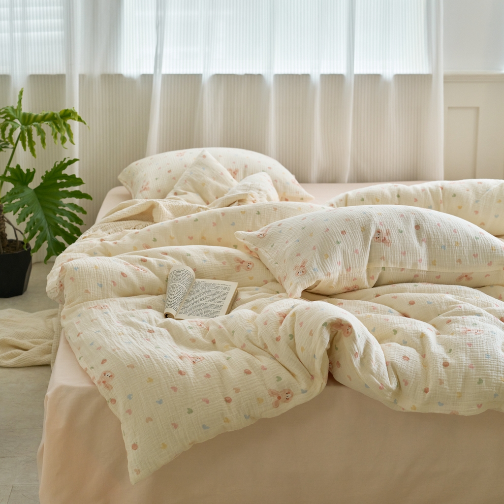 91家纺网 家纺一手货源 找家纺 洋铭区（原狠狠爱） 2025新款皱皱纱A类全棉纯棉人字纹四件套系列 萌兔果果