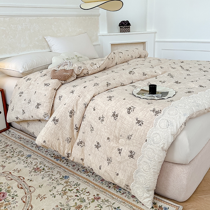 91家纺网 家纺一手货源 找家纺 芯恋 25年新款亚麻风全棉花边云感冬被四季被加厚冬被 蒹葭