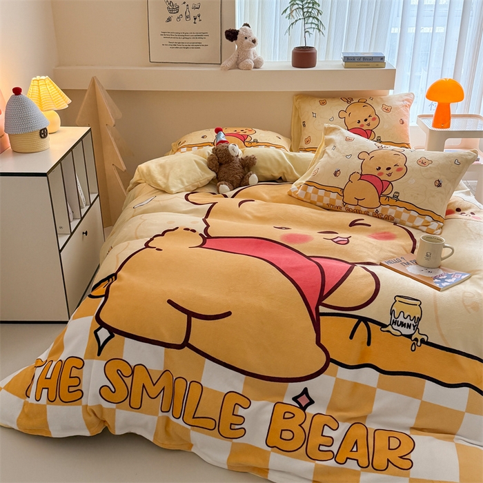 91家纺网 家纺一手货源 找家纺 潮邦创意家居 2025新款大版卡通牛奶绒四件套 搞怪小熊