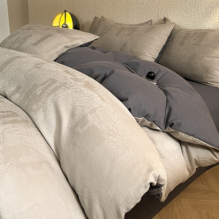 91家纺网 家纺一手货源 找家纺 莱茵家居 2025新款全棉提花贡缎磨毛四件套 银河-灰