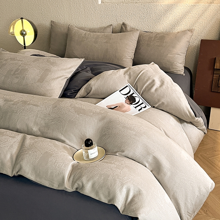 91家纺网 家纺一手货源 找家纺 莱茵家居 2025新款全棉提花贡缎磨毛四件套 银河-灰