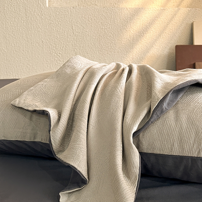 91家纺网 家纺一手货源 找家纺 莱茵家居 2025新款全棉提花贡缎磨毛四件套 银河-灰