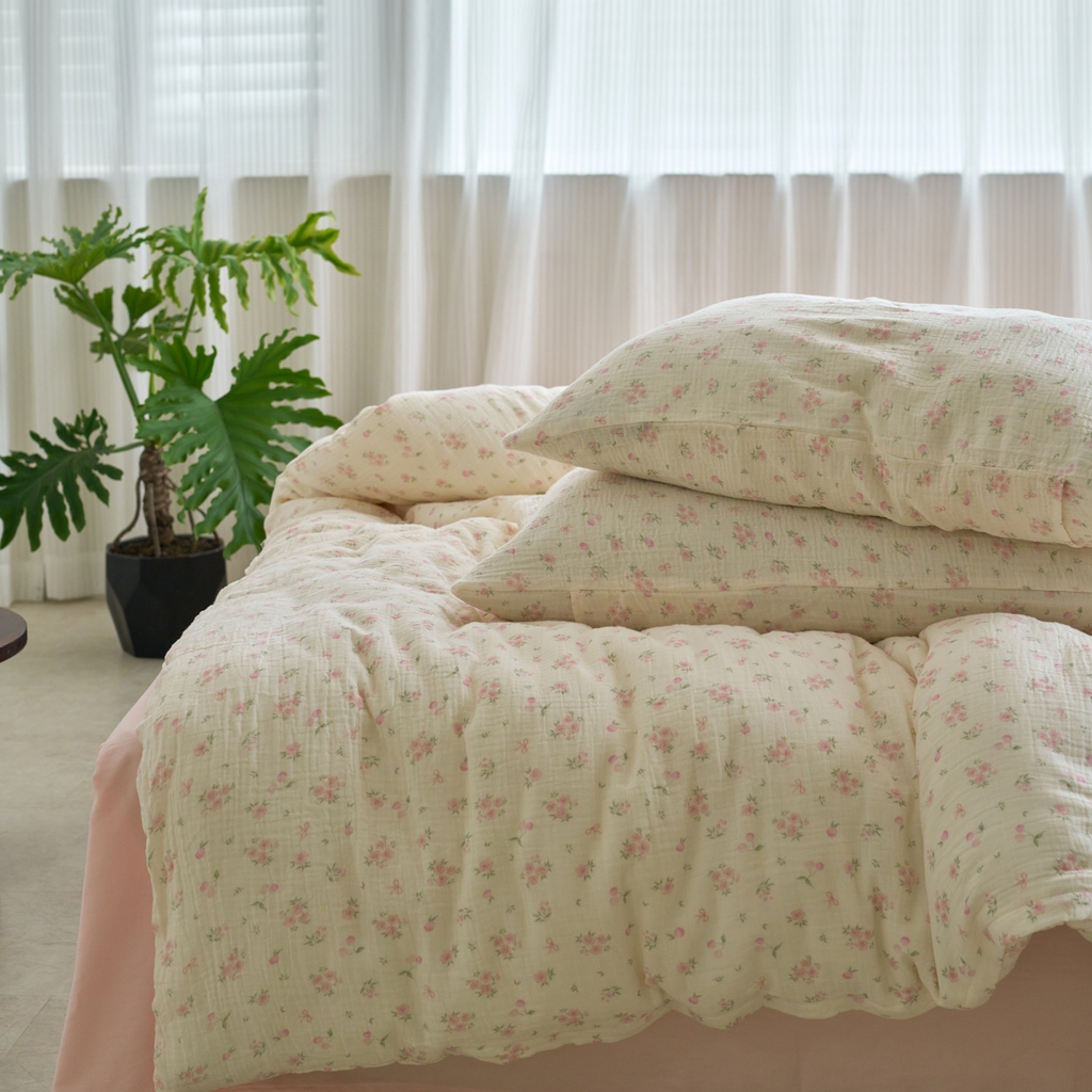 91家纺网 家纺一手货源 找家纺 洋铭区（原狠狠爱） 2025新款皱皱纱A类全棉纯棉人字纹四件套系列 珊瑚粉花