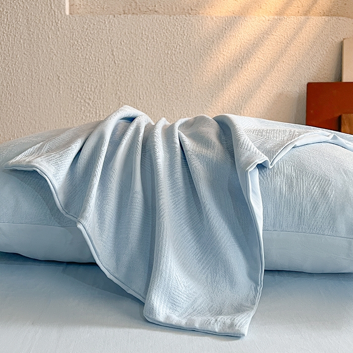 91家纺网 家纺一手货源 找家纺 莱茵家居 2025新款全棉提花贡缎磨毛四件套 银河-蓝