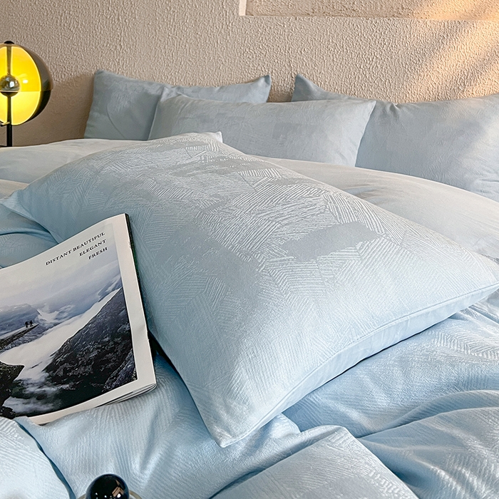 91家纺网 家纺一手货源 找家纺 莱茵家居 2025新款全棉提花贡缎磨毛四件套 银河-蓝