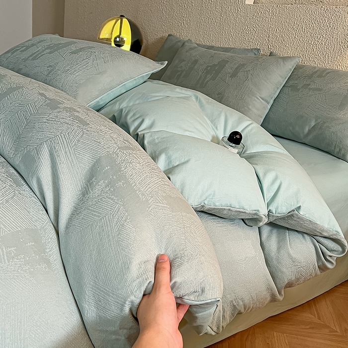 91家纺网 家纺一手货源 找家纺 莱茵家居 2025新款全棉提花贡缎磨毛四件套 银河-绿