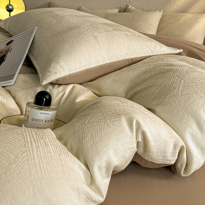 91家纺网 家纺一手货源 找家纺 莱茵家居 2025新款全棉提花贡缎磨毛四件套 银河-奶咖