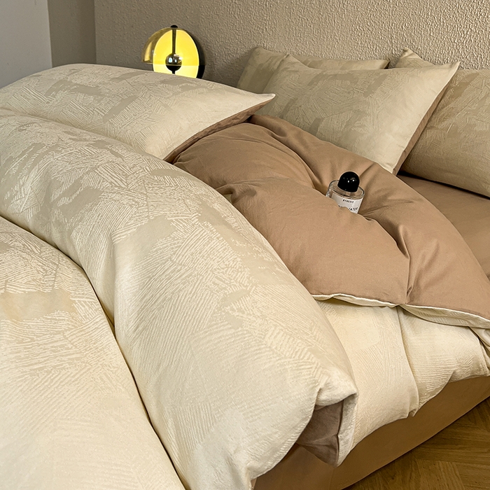 91家纺网 家纺一手货源 找家纺 莱茵家居 2025新款全棉提花贡缎磨毛四件套 银河-奶咖