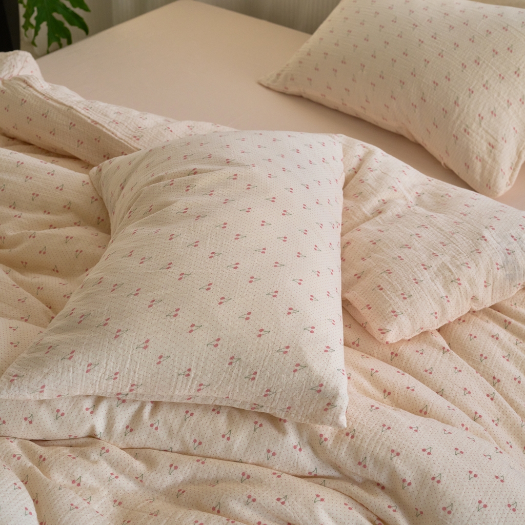 91家纺网 家纺一手货源 找家纺 洋铭区（原狠狠爱） 2025新款皱皱纱A类全棉纯棉人字纹四件套系列 果果红