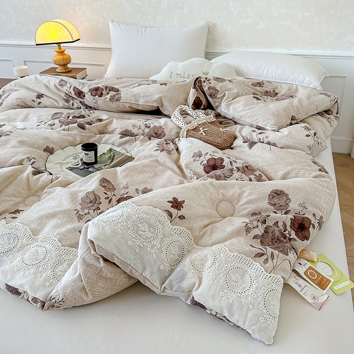 91家纺网 家纺一手货源 找家纺 芯恋 25年新款亚麻风全棉花边云感冬被四季被加厚冬被 晚秋