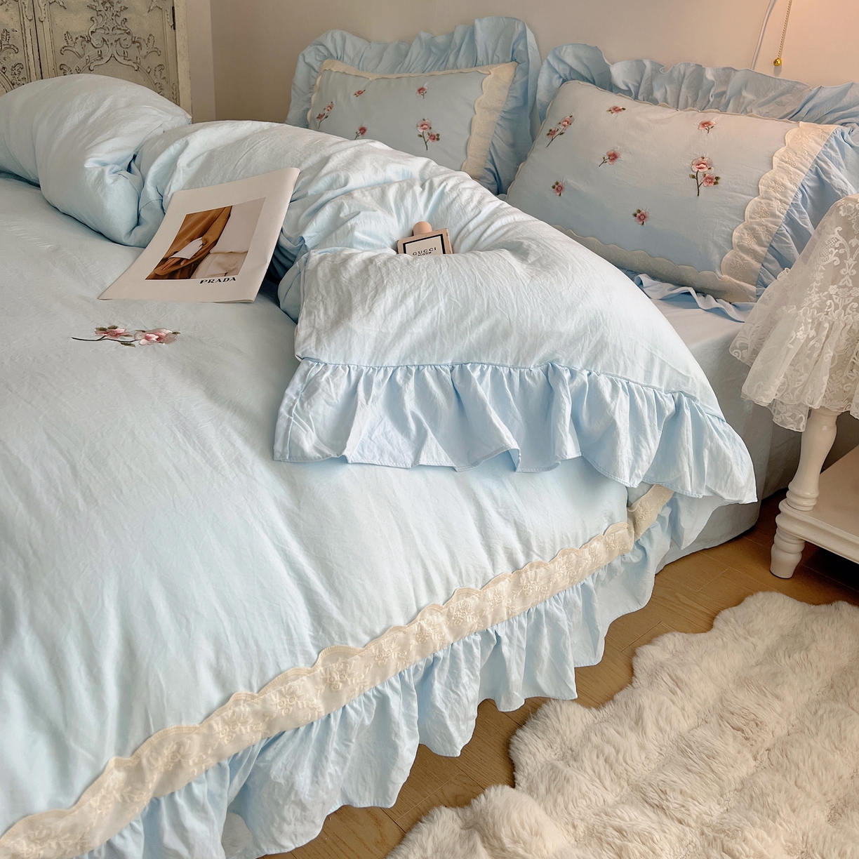 91家纺网 家纺一手货源 找家纺 轻奢坊 2025新款水洗棉法式刺绣大花边四件套-芬芳玫瑰 芬芳玫瑰-柔蓝