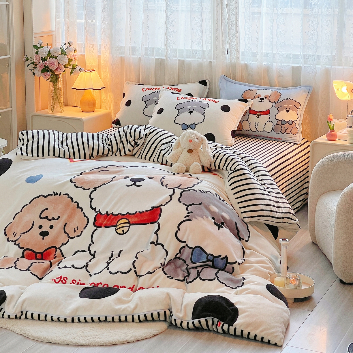 91家纺网 家纺一手货源 找家纺 炫拼家纺 2025新款大版数码印花卡通高克重牛奶绒四件套 泡泡狗