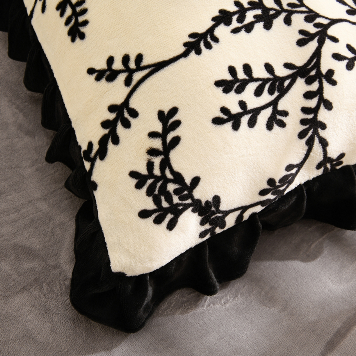 91家纺网 家纺一手货源 找家纺 紫月轩家纺 2025新款韩版牛奶绒花边款四件套 素枝