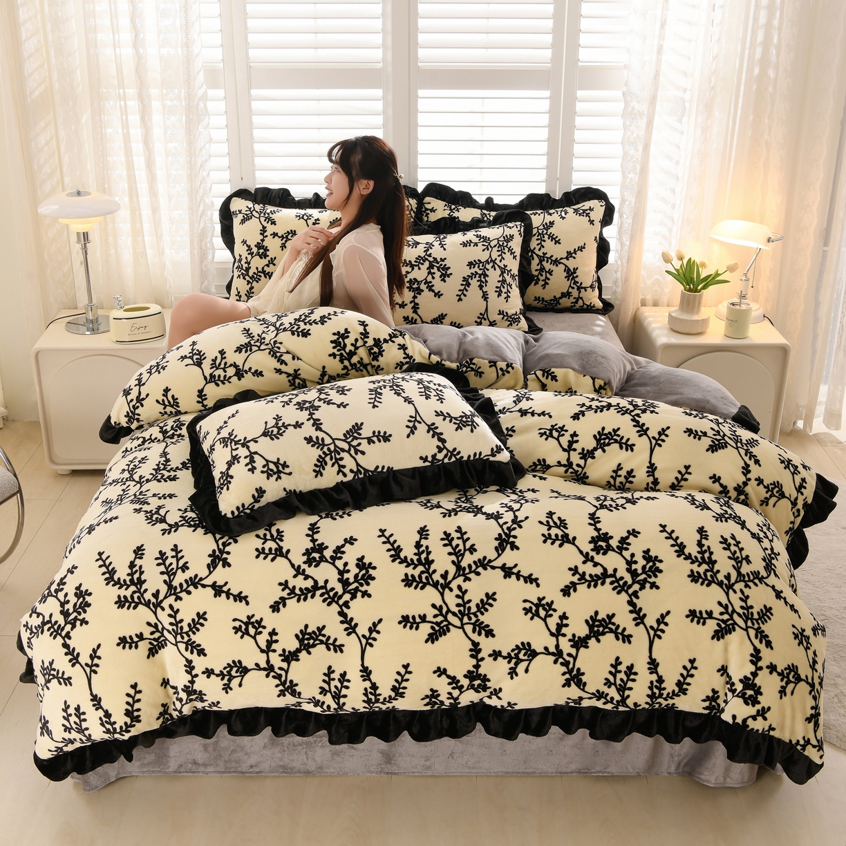 91家纺网 家纺一手货源 找家纺 紫月轩家纺 2025新款韩版牛奶绒花边款四件套 素枝