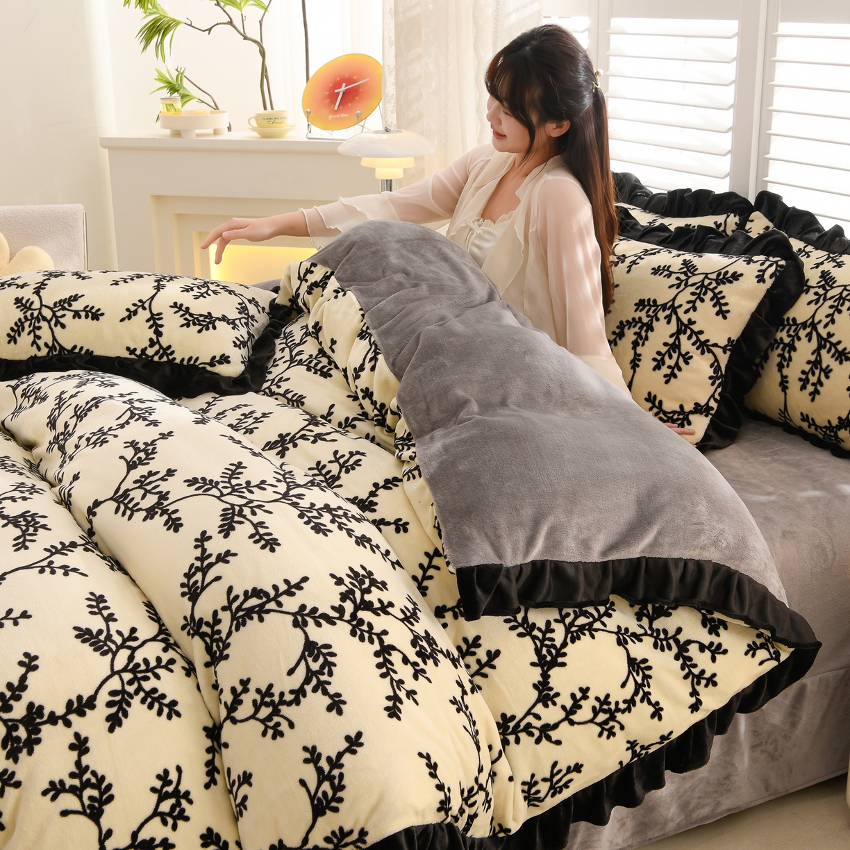 91家纺网 家纺一手货源 找家纺 紫月轩家纺 2025新款韩版牛奶绒花边款四件套 素枝