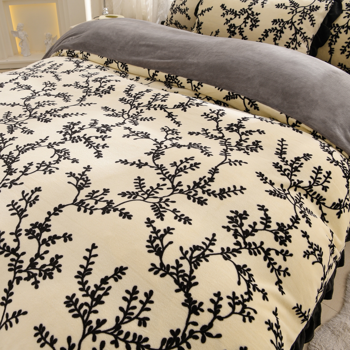 91家纺网 家纺一手货源 找家纺 紫月轩家纺 2025新款韩版牛奶绒花边款四件套 素枝