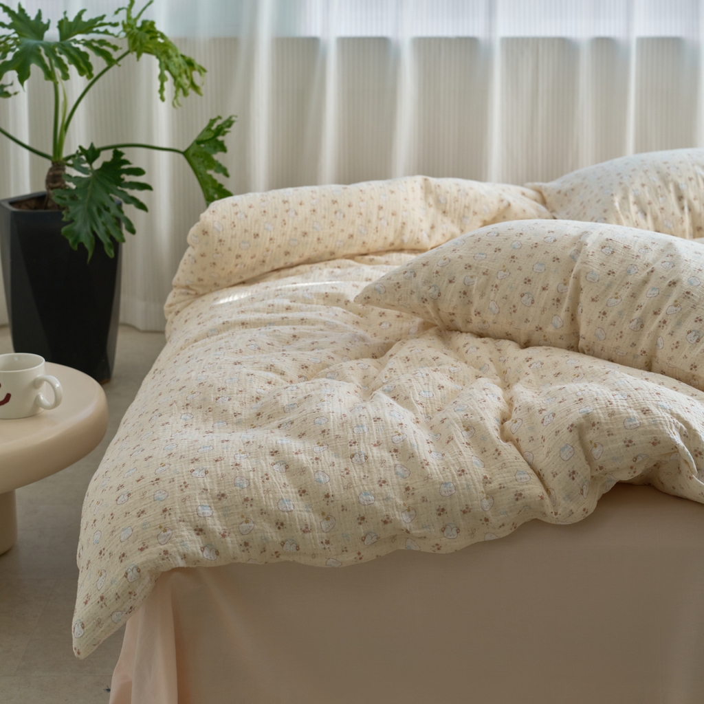 91家纺网 家纺一手货源 找家纺 洋铭区（原狠狠爱） 2025新款皱皱纱A类全棉纯棉人字纹四件套系列 猫咪花