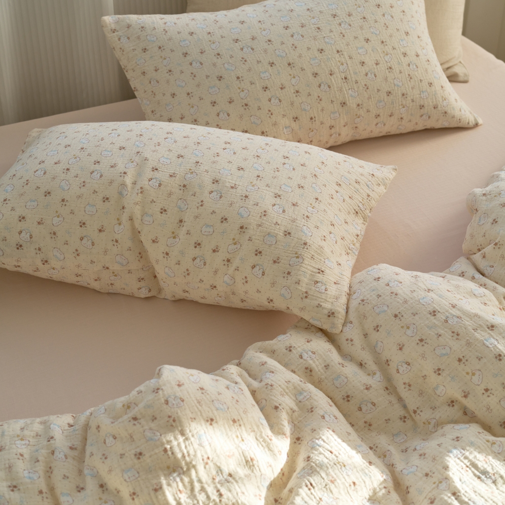 91家纺网 家纺一手货源 找家纺 洋铭区（原狠狠爱） 2025新款皱皱纱A类全棉纯棉人字纹四件套系列 猫咪花