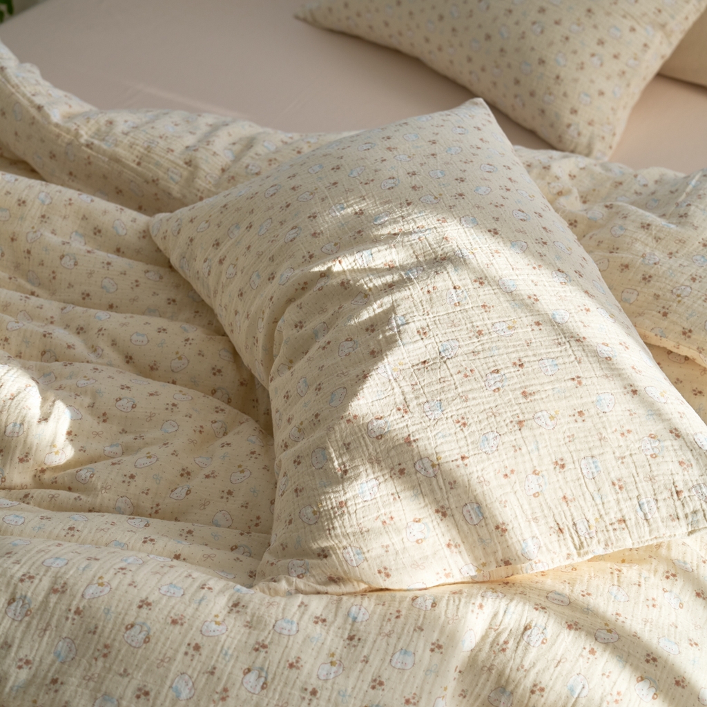 91家纺网 家纺一手货源 找家纺 洋铭区（原狠狠爱） 2025新款皱皱纱A类全棉纯棉人字纹四件套系列 猫咪花